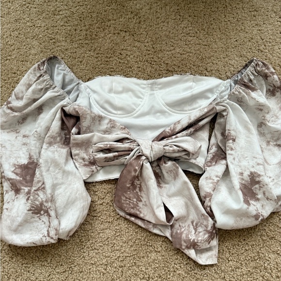 White and Brown Tie Front Blouse with Flutter Sleeves - Picture 4 of 9